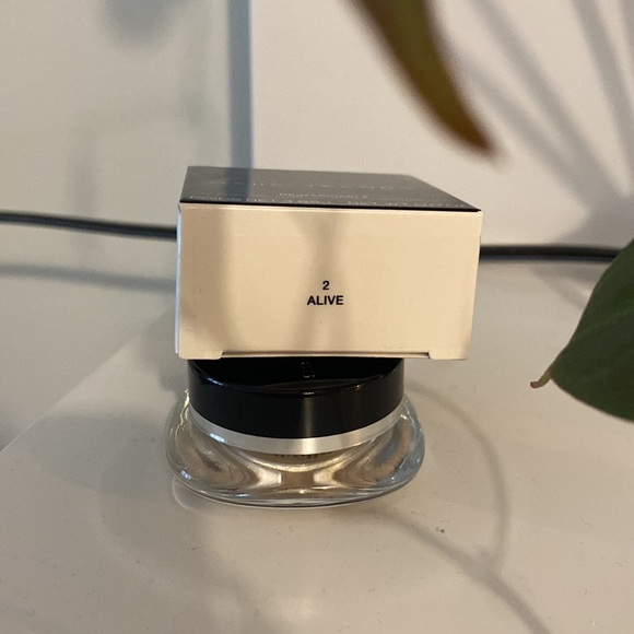 Marc Jacobs remarcable concealer, shade #2 alive - Picture 2 of 3